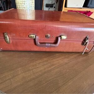 Samsonite Vintage Leather Suitcase in Brown and Brass Hardware